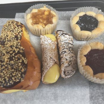La Gloria Bakery - My selection of their pastries. DELIGHTFUL! - Bakeries Near Me - Detroit, Michigan La Gloria Bakery - My selection of their pastries. DELIGHTFUL! - Bakeries Near Me - Detroit, Michigan