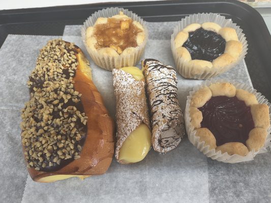 La Gloria Bakery by null
