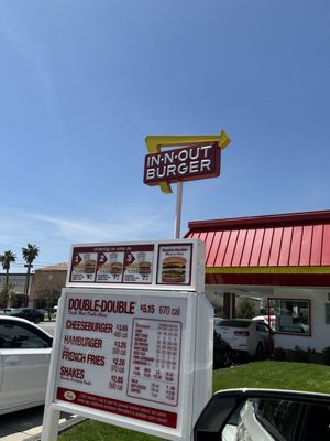 In-N-Out Burger by null