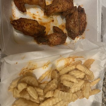 CZ Smokez BBQ - 6pcs wings with fries spicy lemon peper - Barbeque Near Me - Decatur, Georgia CZ Smokez BBQ - 6pcs wings with fries spicy lemon peper - Barbeque Near Me - Decatur, Georgia