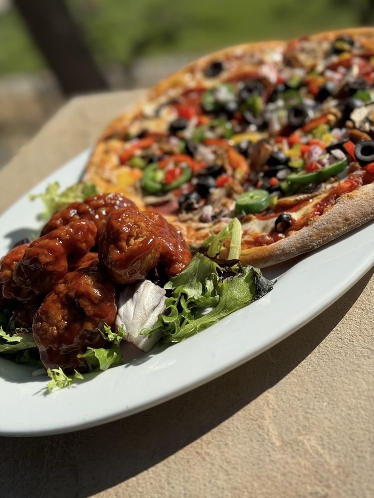 THE SAND TRAP BAR & GRILL Updated September 2024 27 Photos & 21