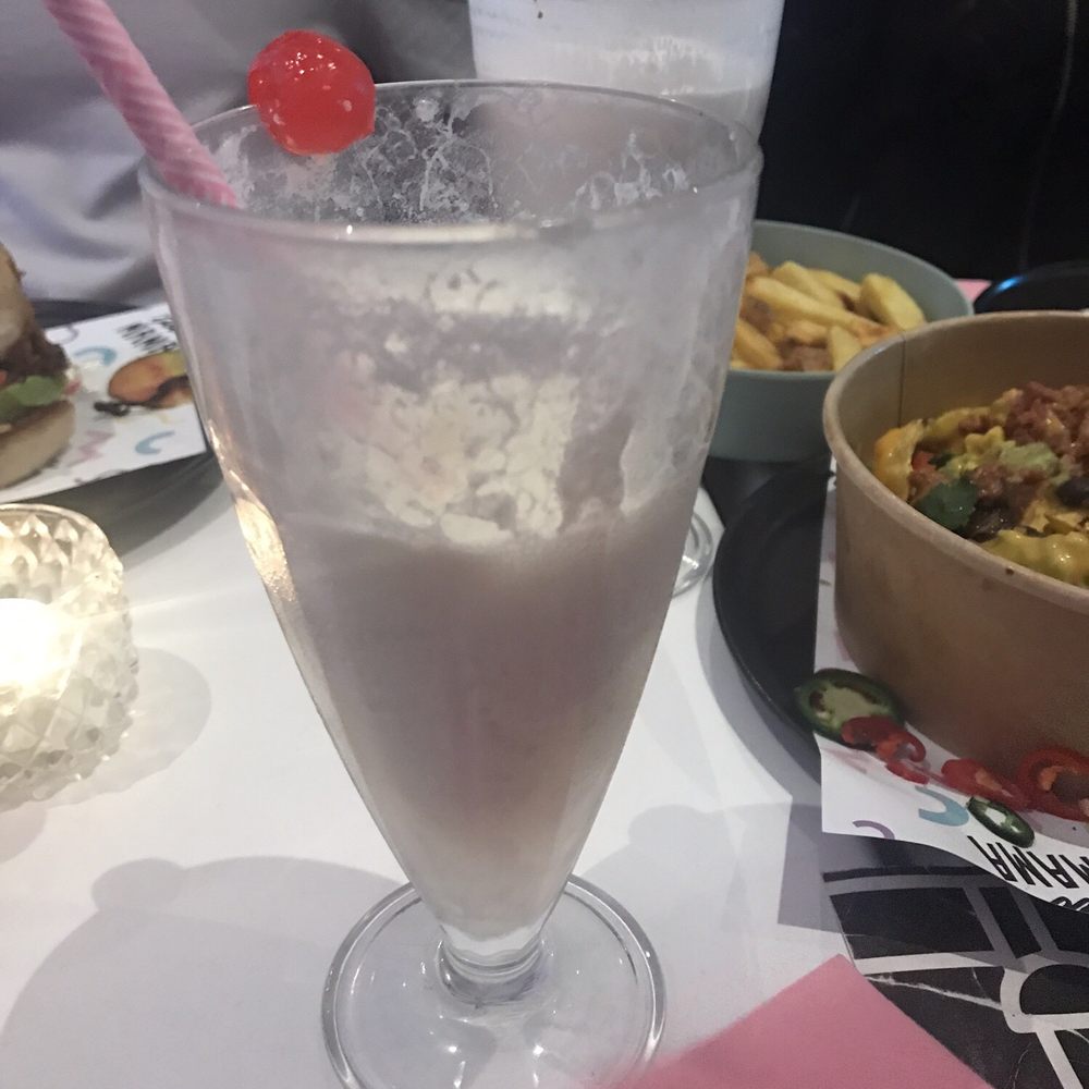 Deer Mama - Ginger Beer Float with soft served vegan icecream - Vegan Near Me - Amsterdam, New Hampshire