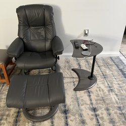Today's Home Interiors - Stressless Mayfair with ottoman and table. The bottom of the table slides onto the chair bottom.