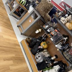 Blocked aisles during business hours