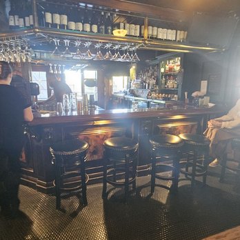 Diane's Saddleback Grill - Actual bar seating - Bars Near Me - Lake Arrowhead, California