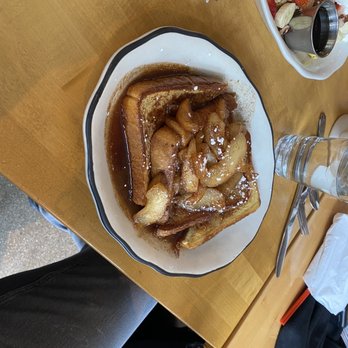 Eggy's Diner Chicago - Apple pie French toast - Breakfast & Brunch Near Me - Chicago, Illinois Eggy's Diner Chicago - Apple pie French toast - Breakfast & Brunch Near Me - Chicago, Illinois