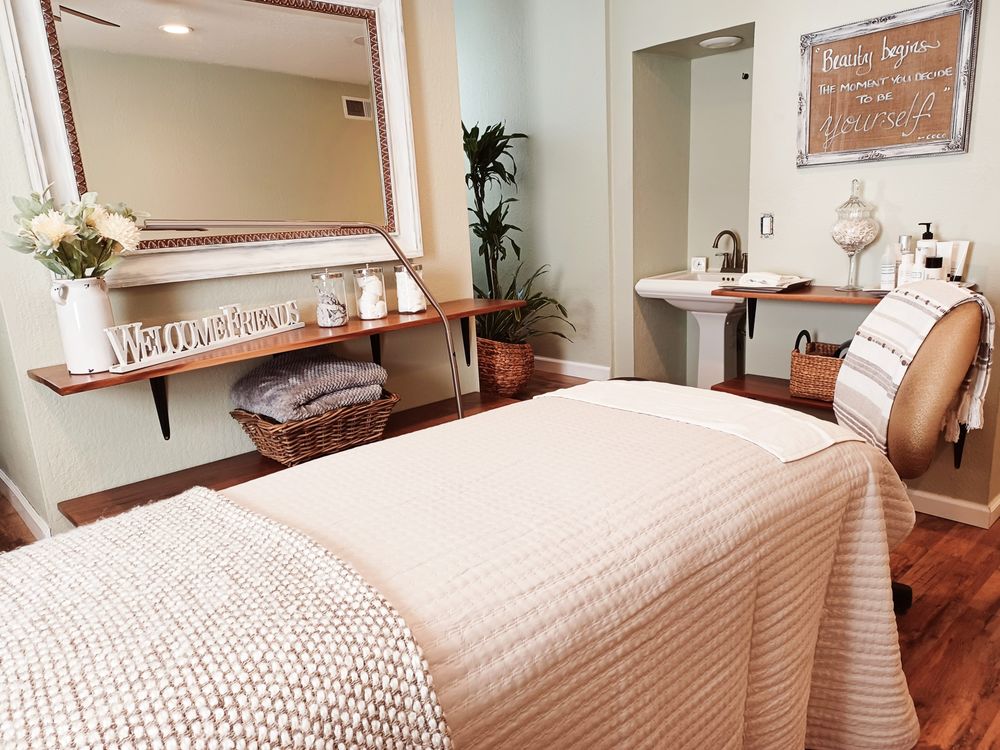 916SKIN - Acne Skin & Wellness Clinic Logo