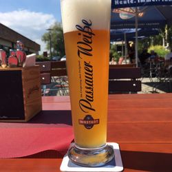 Gasthaus Innblick - Außenterrasse mit Passauer Weiße