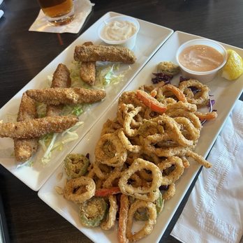 Turtle Jack's - Fried pickles and calamari - American Near Me - Niagara Falls, Ontario