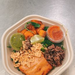 Delicious build your own bowl with Miso Glazed Salmon Delicious build your own bowl with Miso Glazed Salmon