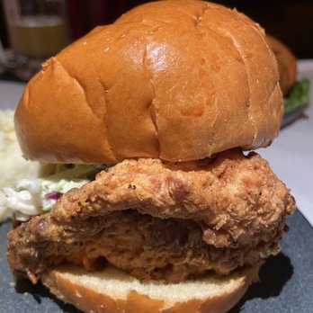 Union Grill - Fried chicken sandwich - American Near Me - Pittsburgh, Pennsylvania Union Grill - Fried chicken sandwich - American Near Me - Pittsburgh, Pennsylvania