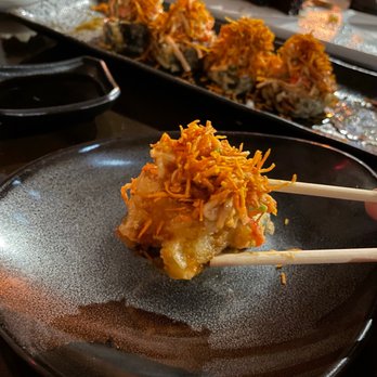 Raiz Kitchen Sushi Bar - Medusa Roll - Sushi Bars Near Me - Chicago, Illinois