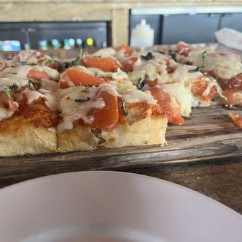 North & Maple Kitchen + Bar - "flat bread pizza"...... - New American Near Me - Tinley Park, Illinois