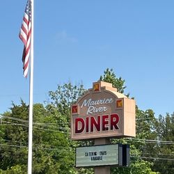 Maurice River Diner - Front sign.