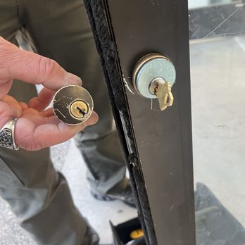 Mr B Locksmith Services - Keys & Locksmiths Near Me Mr B Locksmith Services - Keys & Locksmiths Near Me