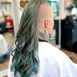 Magic Mirror Hair Studio
