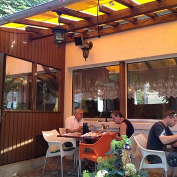 Hermannseck - Aussenbereich im Innenhof - Swiss Food Near Me - Winterthur, ZH