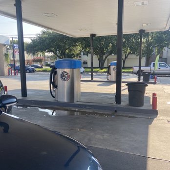 Joe's Car Wash - Vacuum area - Car Wash Near Me - Houston, Texas