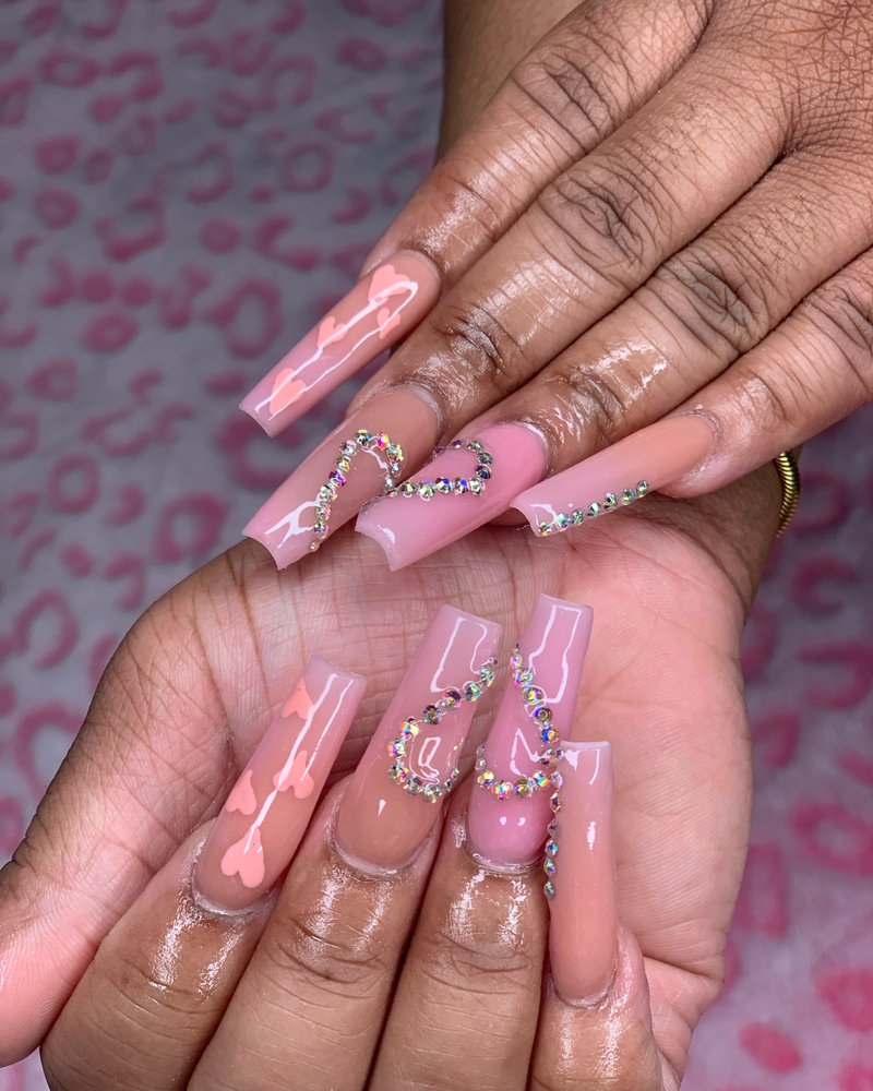 Totts Glam Luxe Logo