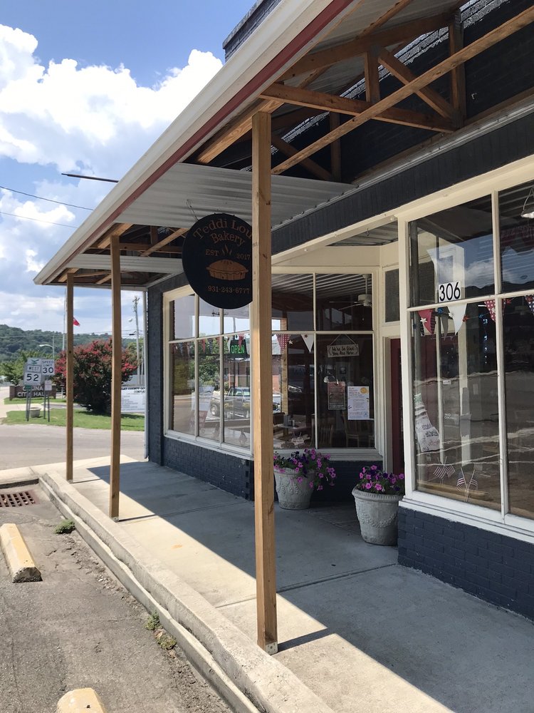 Teddi Lou's Bakery Logo