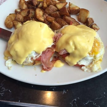 Silver Diner - Egg Benedict - Diners Near Me - Reston, Virginia Silver Diner - Egg Benedict - Diners Near Me - Reston, Virginia