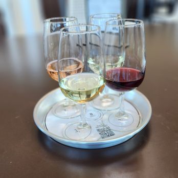 Bedell Cellars - Estate Flight - Wineries Near Me - Cutchogue, New York