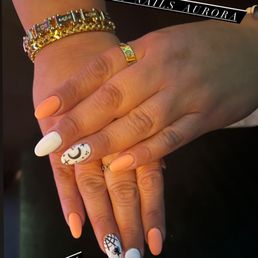 Loving my Halloween style nails!