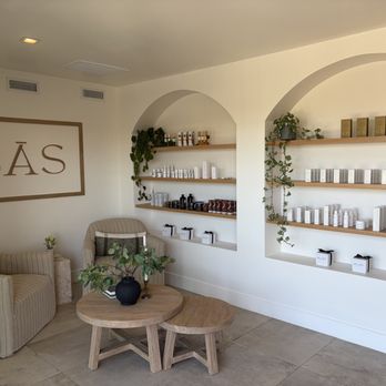 Bas Skin & Wellness Studio - Entrance of Bas! So stunning located off PCH with plenty of free parking! - Estheticians Near Me - Newport Beach, California Bas Skin & Wellness Studio - Entrance of Bas! So stunning located off PCH with plenty of free parking! - Estheticians Near Me - Newport Beach, California