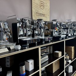 Stockmann Espresso - Innen, ECM im Vordergrund