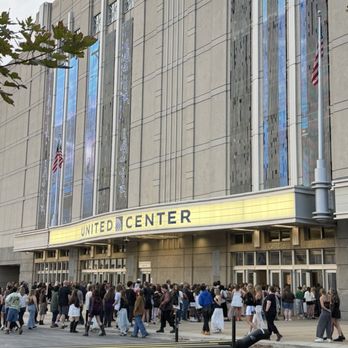 United Center - Stadiums & Arenas Near Me - Chicago, Illinois United Center - Stadiums & Arenas Near Me - Chicago, Illinois