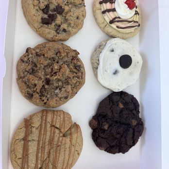 Crumbl - Eastvale - Bakeries Near Me - Eastvale, California