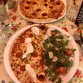 Pizzeria Babalou - Quattro formaggi pizza with salad - Italian Near Me - Paris, 75