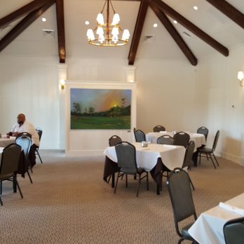 Heartwood at Longleaf - dining room with chandelier - New American Near Me - Southern Pines, North Carolina Heartwood at Longleaf - dining room with chandelier - New American Near Me - Southern Pines, North Carolina