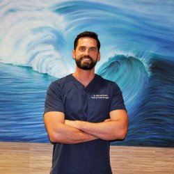 Aloha Foot and Ankle Associates - Dr. McGrath es un cirujano altamente reconocido dedicado enteramente al tratamiento de lesiones de tobillo y pie -Habla español