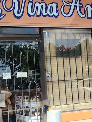 La Viña Aragon Restaurant y Cafeteria by null La Viña Aragon Restaurant y Cafeteria by null