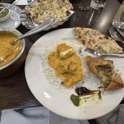 Takaa Tak - Chicken korma and samosa