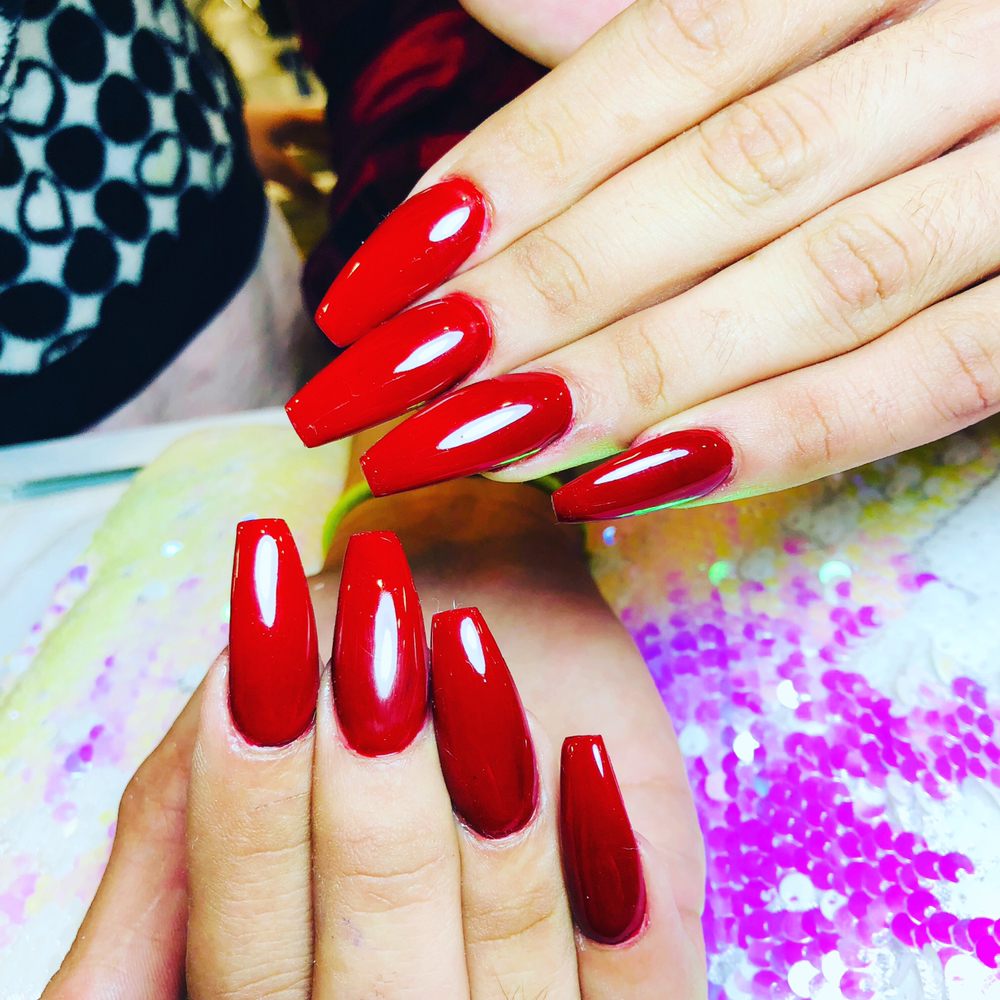B O Diamond Nails Logo