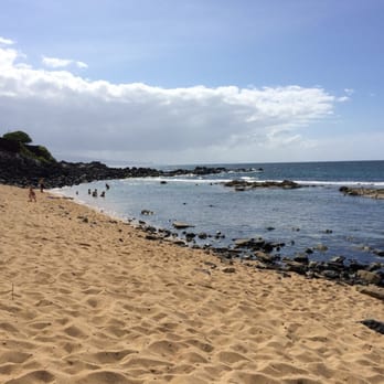 Beach At Mama's Fish House - The beach - VN - Beaches Near Me - Paia, Hawaii Beach At Mama's Fish House - The beach - VN - Beaches Near Me - Paia, Hawaii
