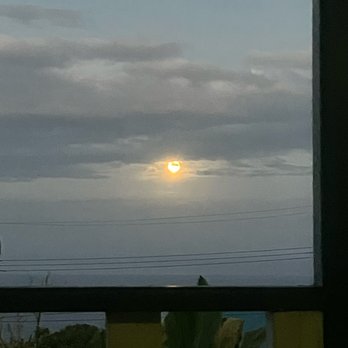 Pineapple Park Hostel - Kona - Lunar Eclipse view from the deck (lanai) on May 5, 2023 - Hostels Near Me - Kealakekua, Hawaii Pineapple Park Hostel - Kona - Lunar Eclipse view from the deck (lanai) on May 5, 2023 - Hostels Near Me - Kealakekua, Hawaii