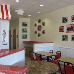 Snoopy's Hot Dogs - Inside seating!