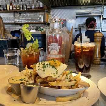 Au Cheval - Crispy Fries , Garlic Aioli & Fried Farm Egg - Bars Near Me - Chicago, Illinois