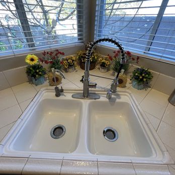 Tubby's Tub & Tile - Porcelain sink after Daniel and John got done. It was beautiful like a brand new sink. - Refinishing Services Near Me Tubby's Tub & Tile - Porcelain sink after Daniel and John got done. It was beautiful like a brand new sink. - Refinishing Services Near Me