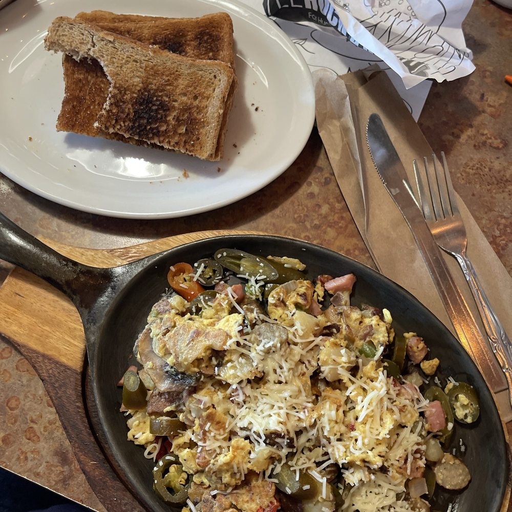 Huckleberry's - The Mississippi Skillet with jalapeños - Breakfast & Brunch Near Me - Fairfield, California