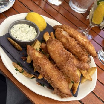 Armitage Alehouse - Fish and chips - Pubs Near Me - Chicago, Illinois Armitage Alehouse - Fish and chips - Pubs Near Me - Chicago, Illinois