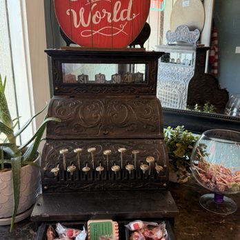 Beach Barber Shop - Old fashioned cash register - Barbers Near Me - Fort Myers, Florida Beach Barber Shop - Old fashioned cash register - Barbers Near Me - Fort Myers, Florida