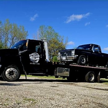 Barefoot Towing - Towing Near Me - Riverton, Illinois Barefoot Towing - Towing Near Me - Riverton, Illinois