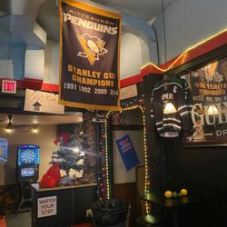 Shale's Cafe - Penguins banner