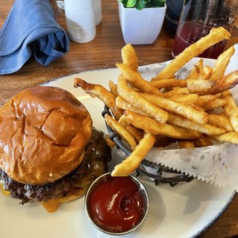 Tupelo Honey Southern Kitchen & Bar - Smash burger - Breakfast & Brunch Near Me - Asheville, North Carolina