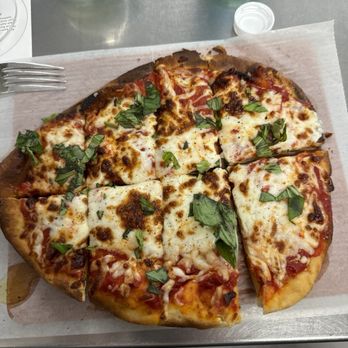 Vino Volo - Mozzarella and basil flatbread - Wine Bars Near Me - Saint Louis, Missouri