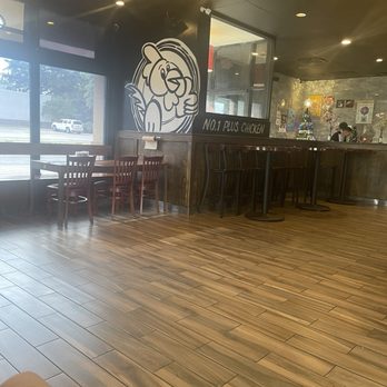 Chi Spot - Front lobby area - Chicken Shop Near Me - Richardson, Texas
